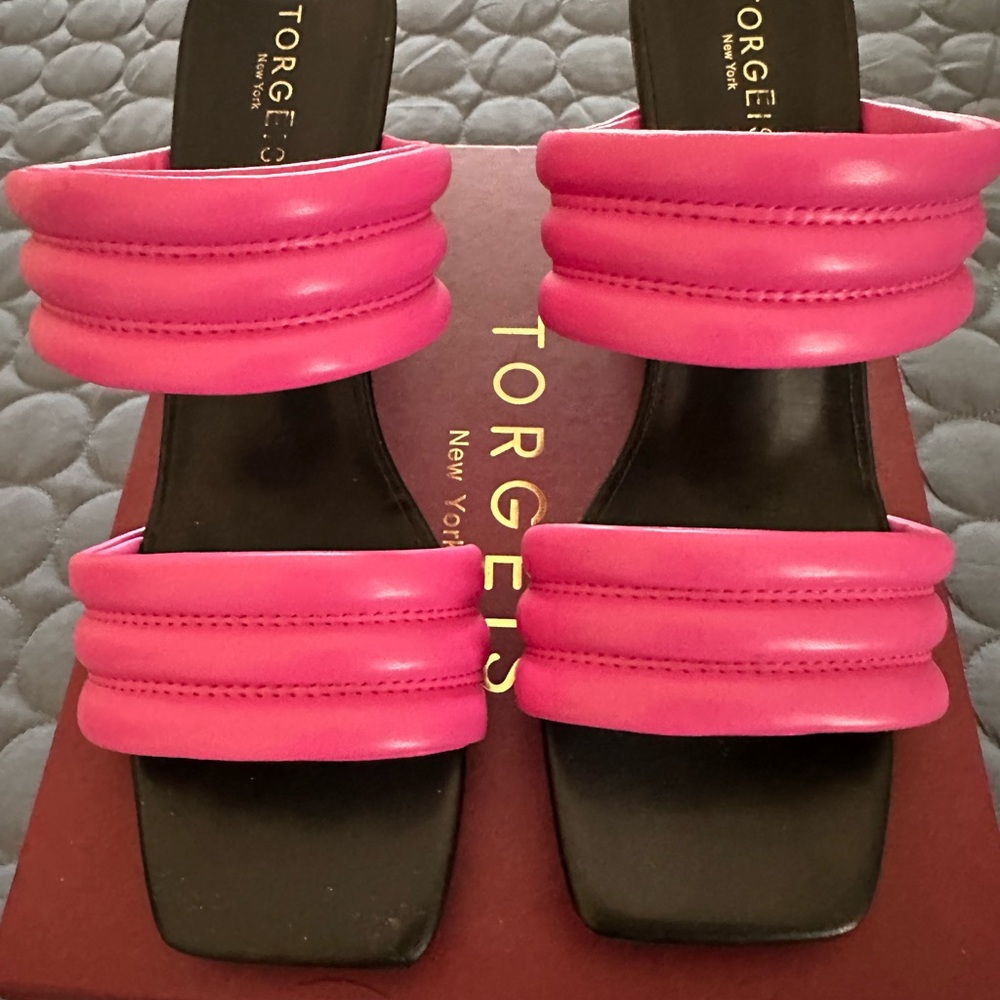 Torgeis New York Pink Women's Sandals